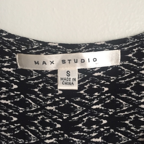 Max Studio Black & White Sleeveless Top Size Small - Picture 3 of 6